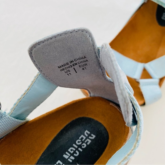 Design Lab Lord & Taylor Blue Velcro Strap Closure Comfort Sandal Size 11 - Picture 3 of 10